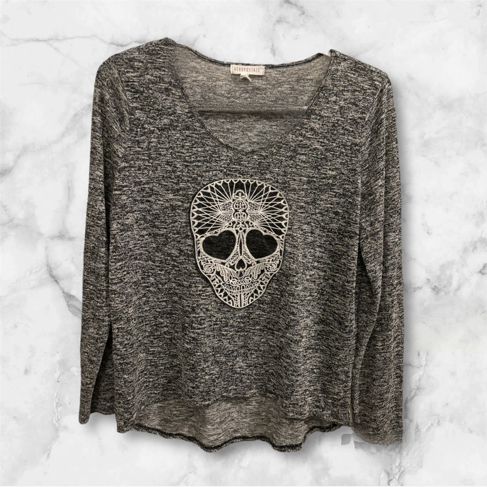 Aeropostale top with skull